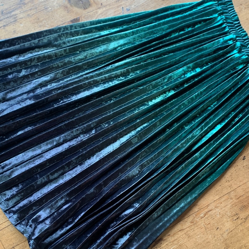 Modcloth Velvet Green Fades Blue Pleated MIDI Skirt - Picture 5 of 16
